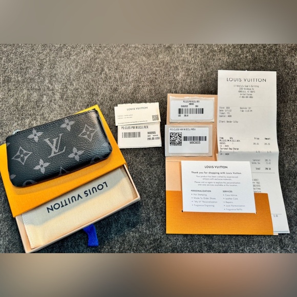 Louis Vuitton Key/Coin Pouch - Picture 4 of 5